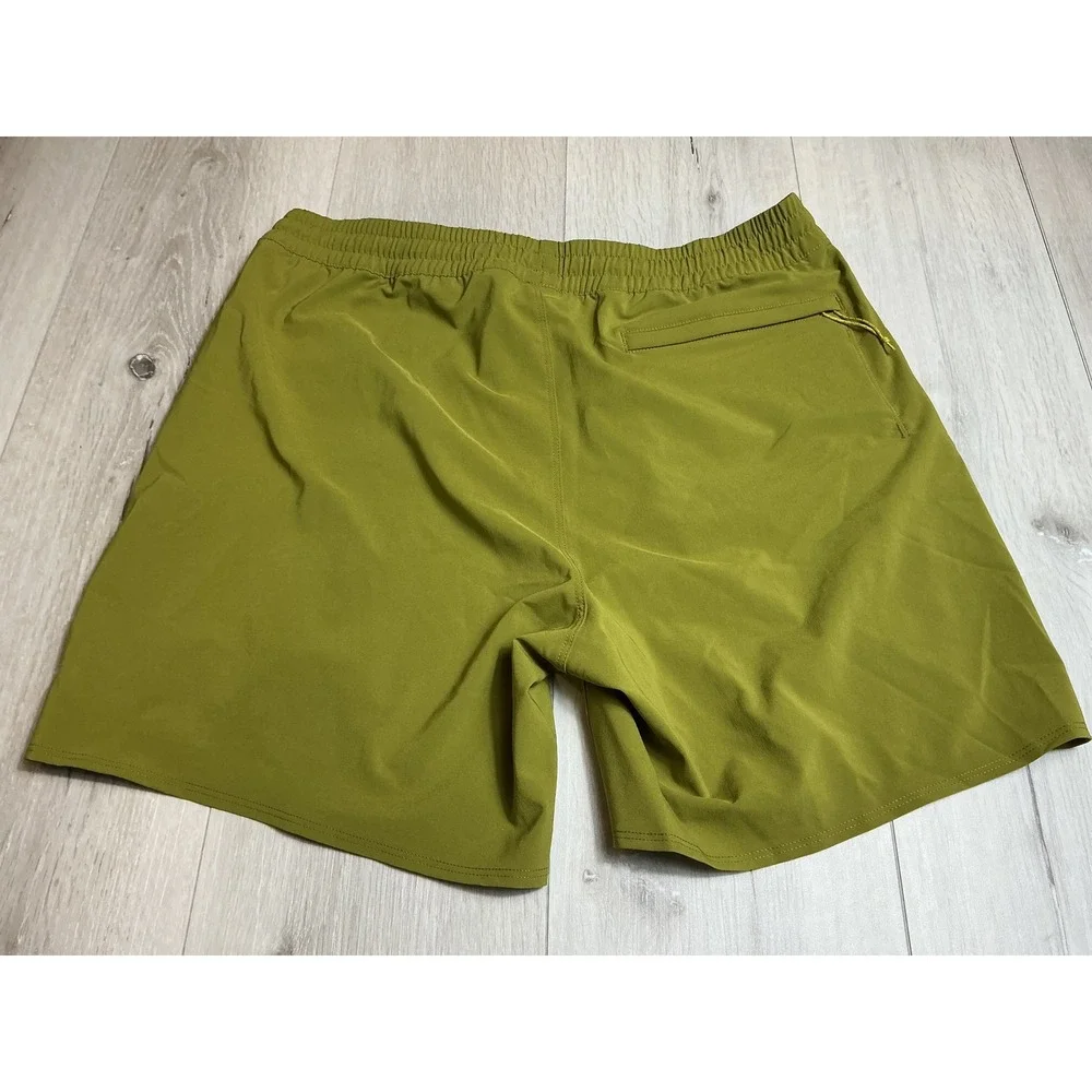 Patagonia Mens Hydropeak Volley‎ Shorts 16 in Graze Green Medium New With Tags
